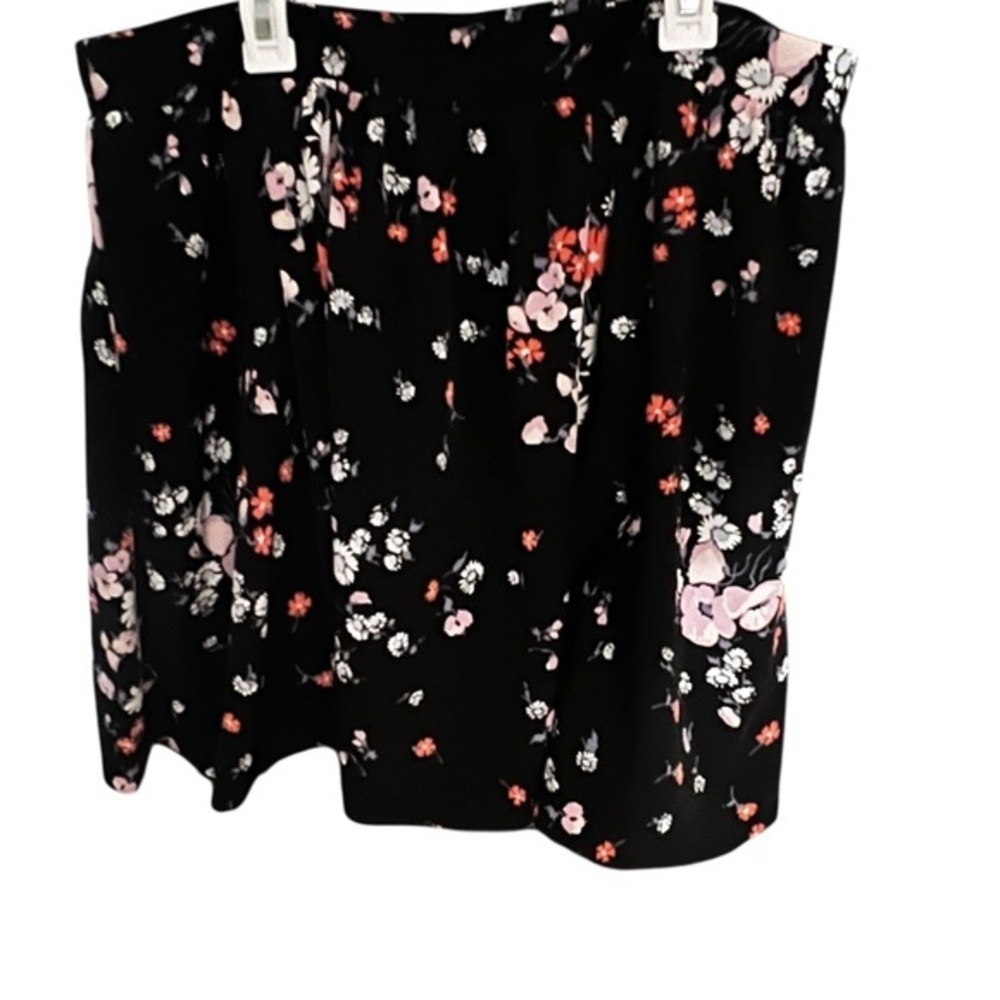 LC Lauren Conrad Black and Pink Floral Mini Skirt